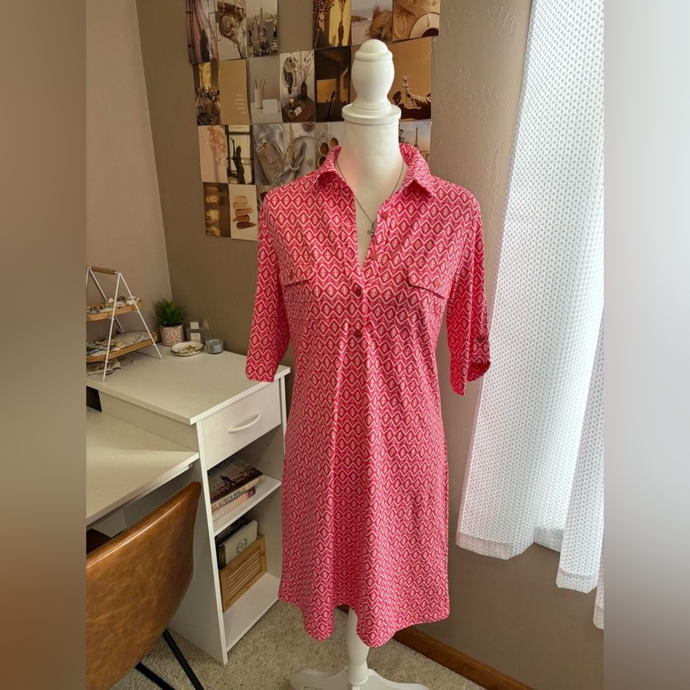 J. McLaughlin Lawrence Catalina Cloth dress in a pink honeycomb pattern
Small